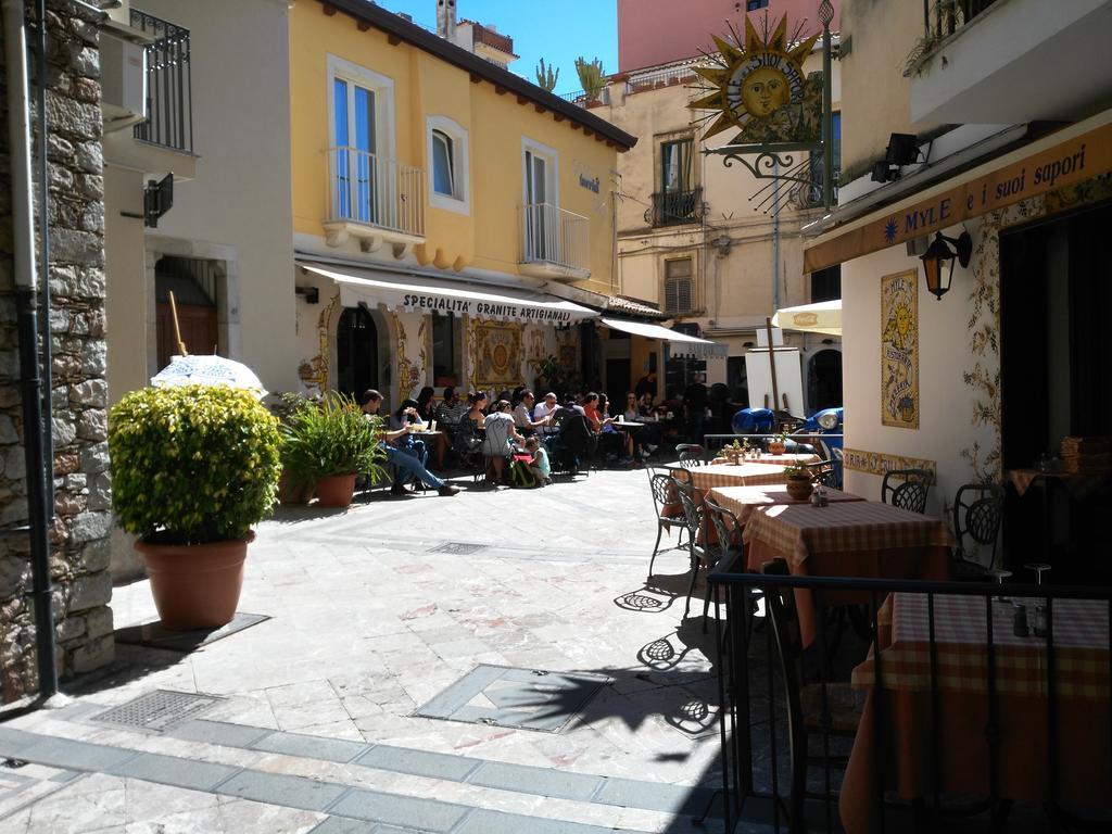 Giardino Del Sole Lägenhet Taormina Exteriör bild